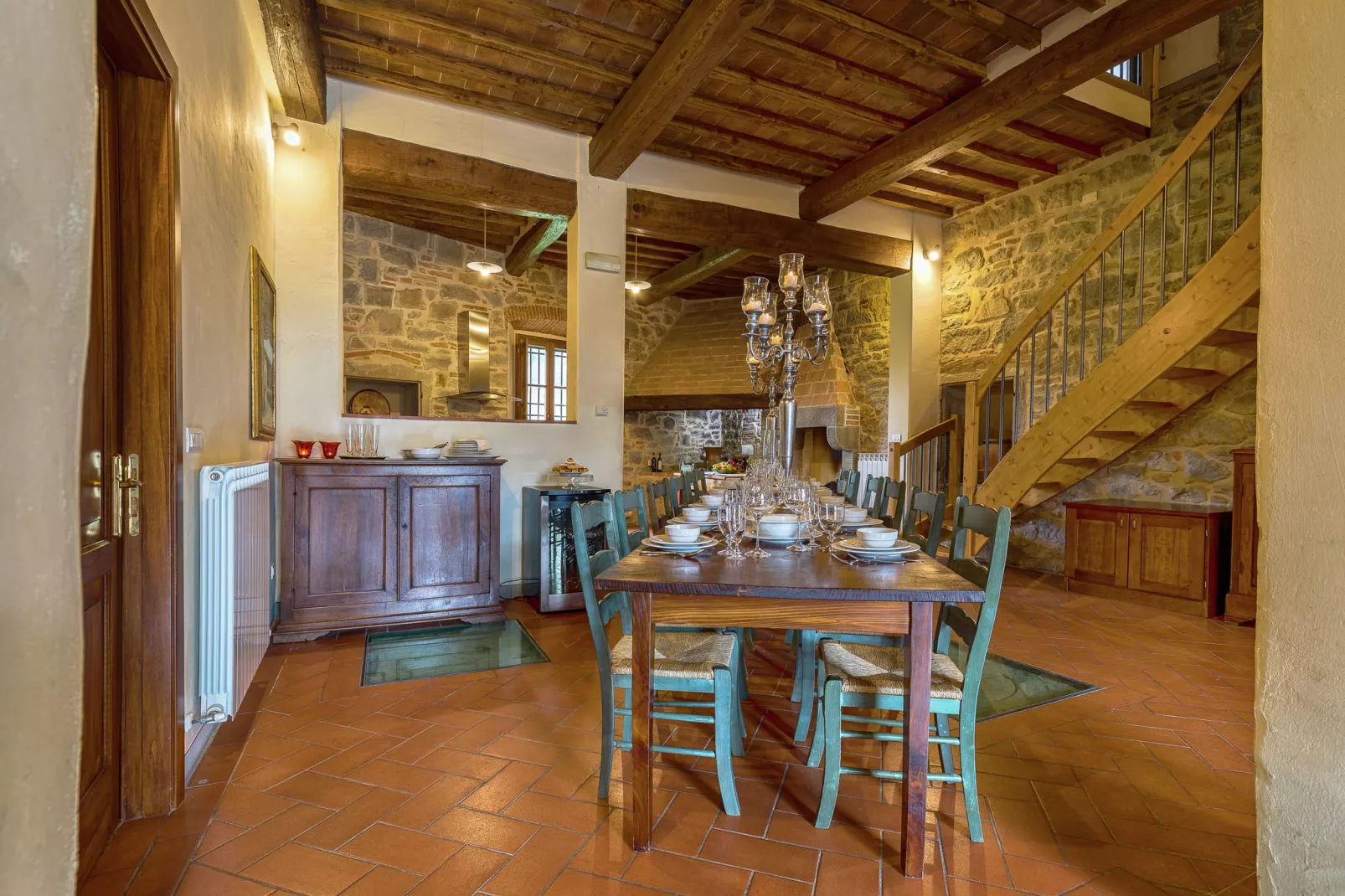 Fontocchio Diciassette-Eetkamer
