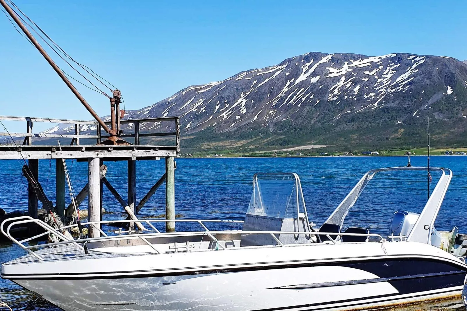 Kusttoevlucht in Lyngen-By Traum-Niet-getagd