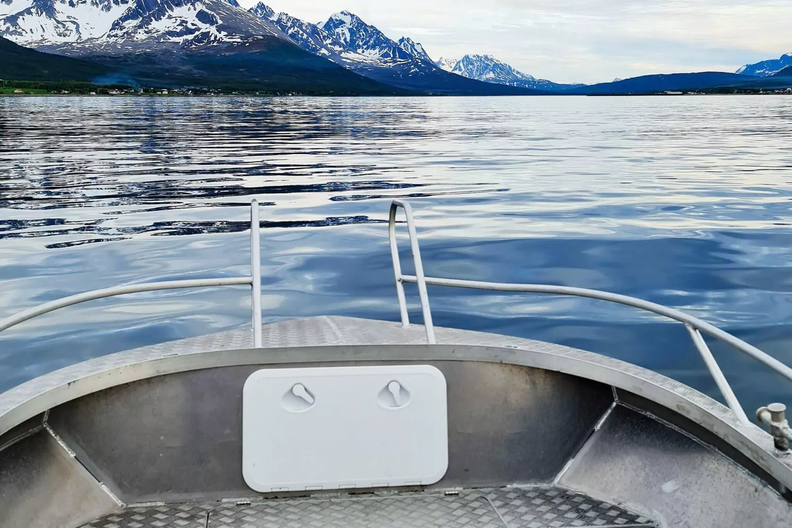 Kusttoevlucht in Lyngen-By Traum-Niet-getagd