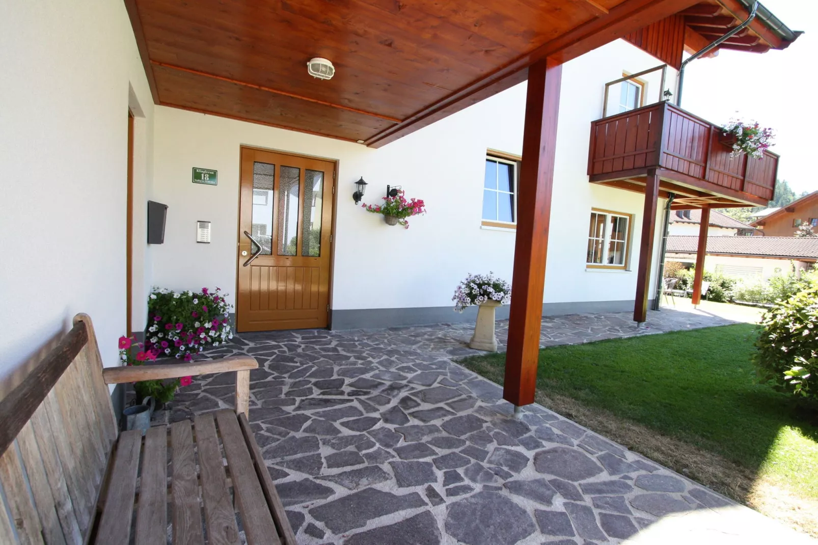 Gezellig appartement in Salzburgerland met tuin en terras-Hal-ontvangst