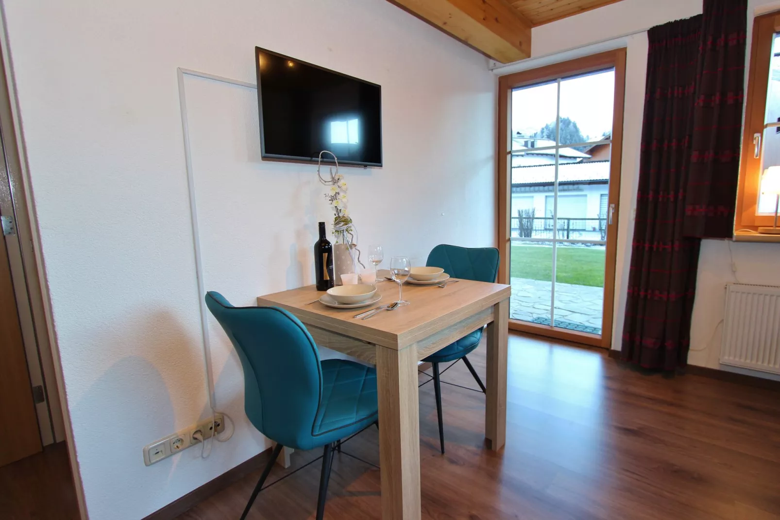 Gezellig appartement in Salzburgerland met tuin en terras-Eetkamer