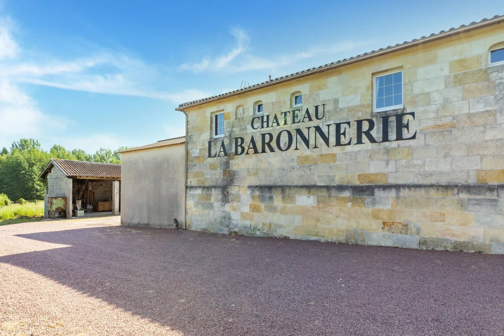 Château la Baronnerie-Buitenkant zomer