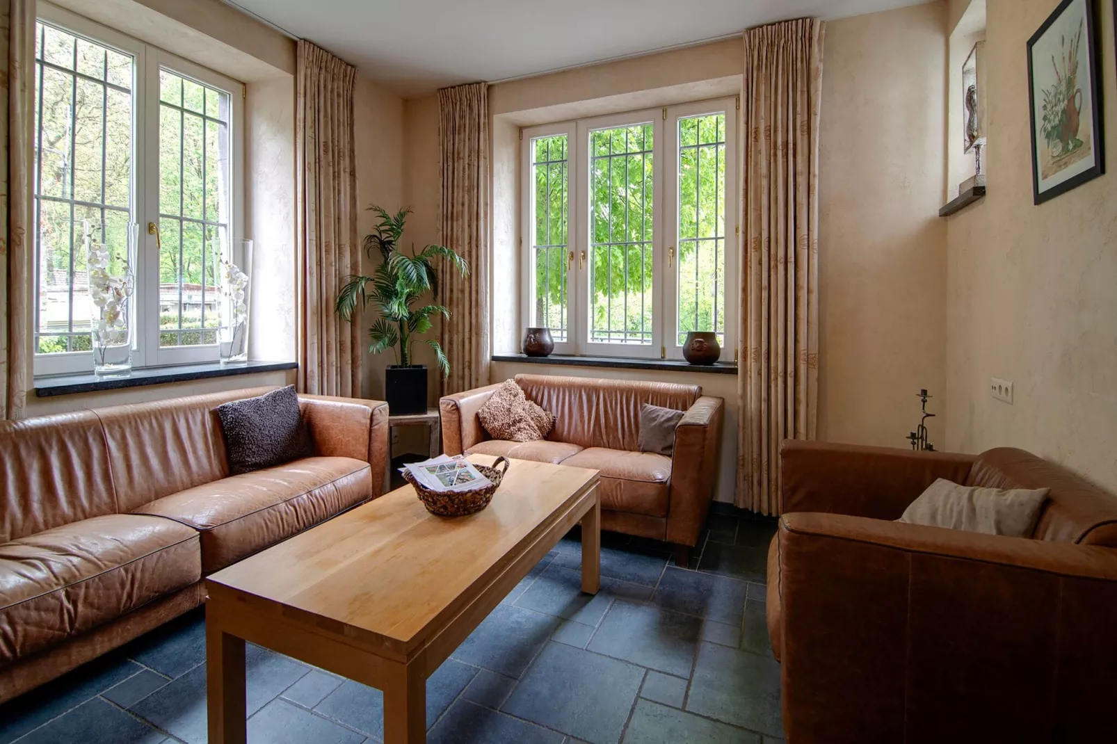 Torenwoning voor acht Domaine Château Dieupart-Woonkamer