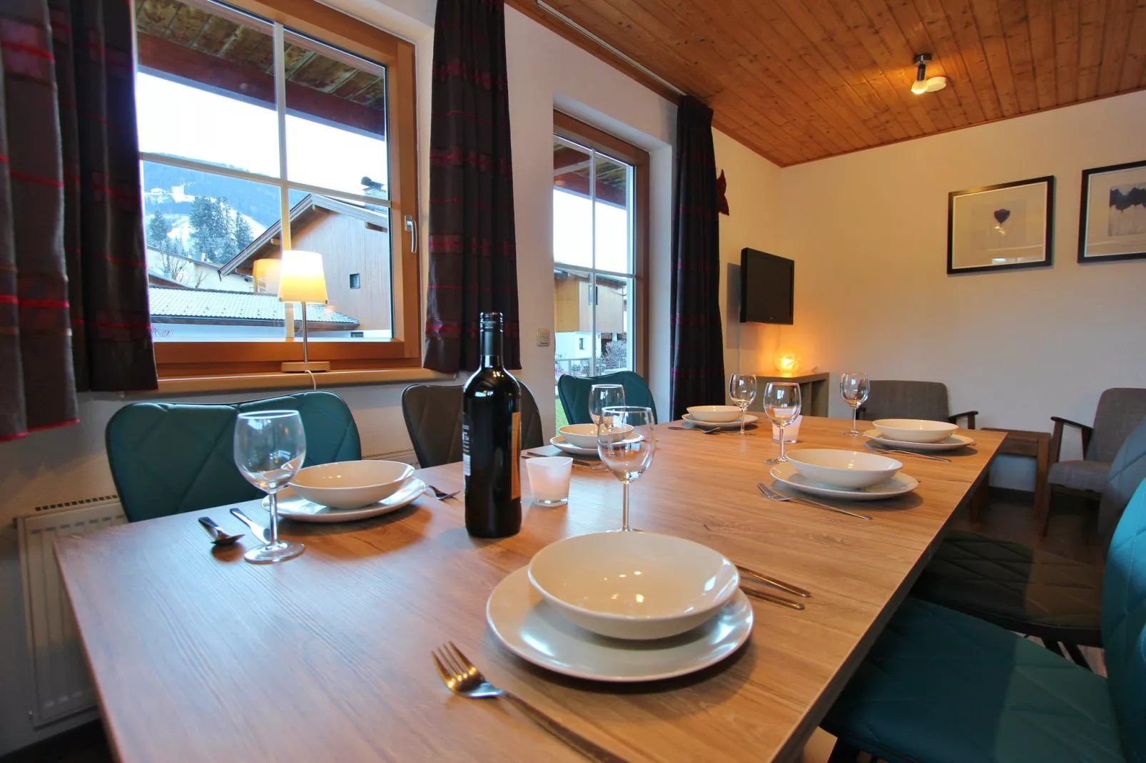 Comfortabel vakantiehuis in Salzburgerland met tuin-Eetkamer