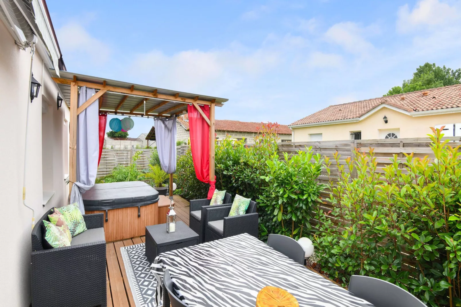 Chambre zen chez l'habitant avec piscine