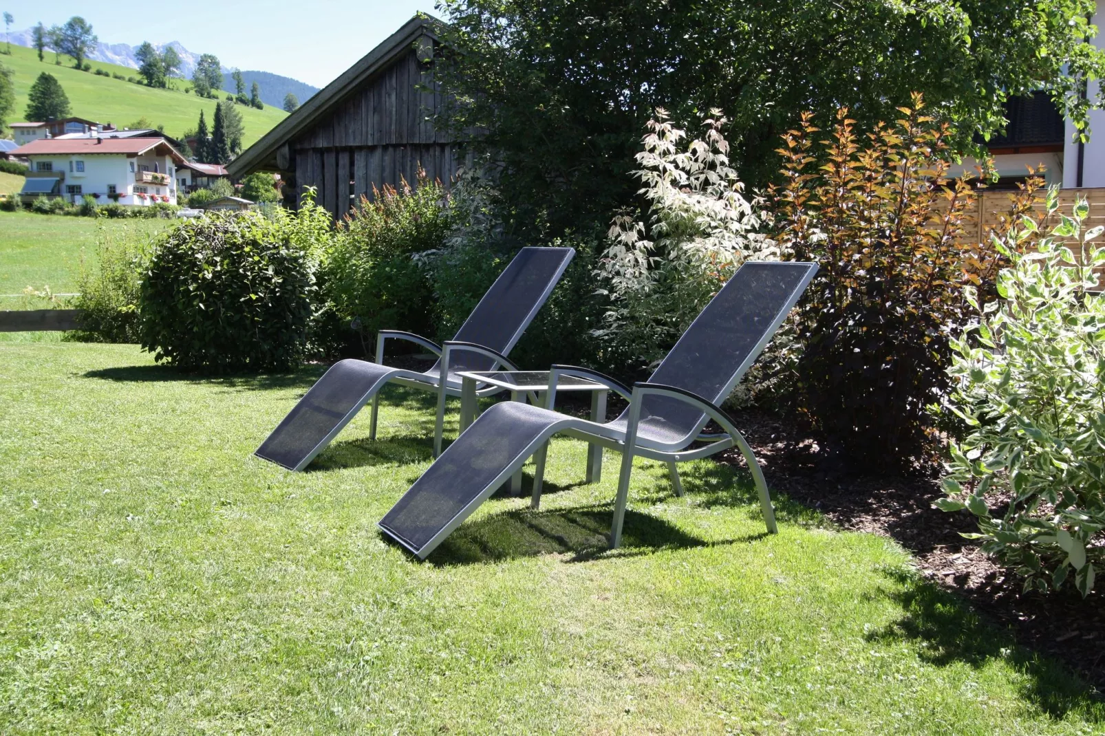 Comfortabel vakantiehuis in Salzburgerland met tuin-Tuinen zomer