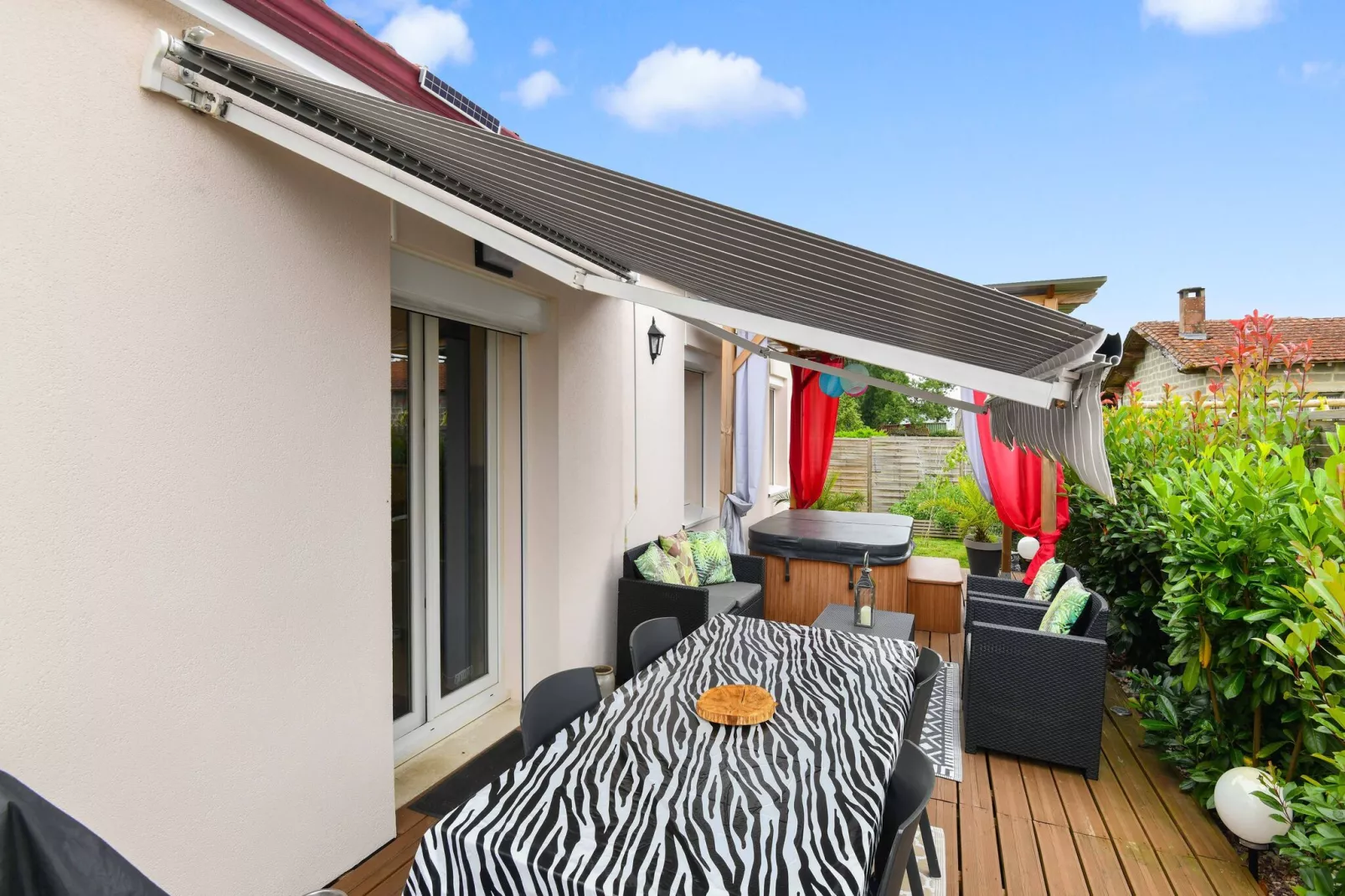 Chambre zen chez l'habitant avec piscine-Terrasbalkon