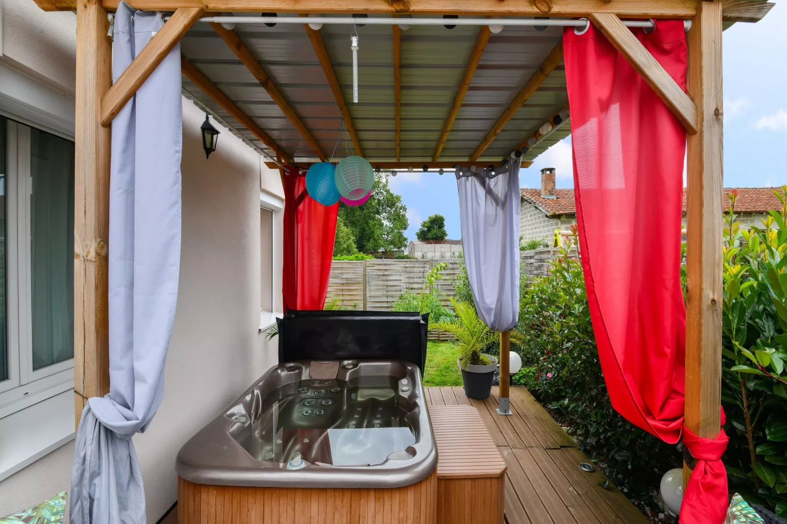 Chambre zen chez l'habitant avec piscine-Wellness