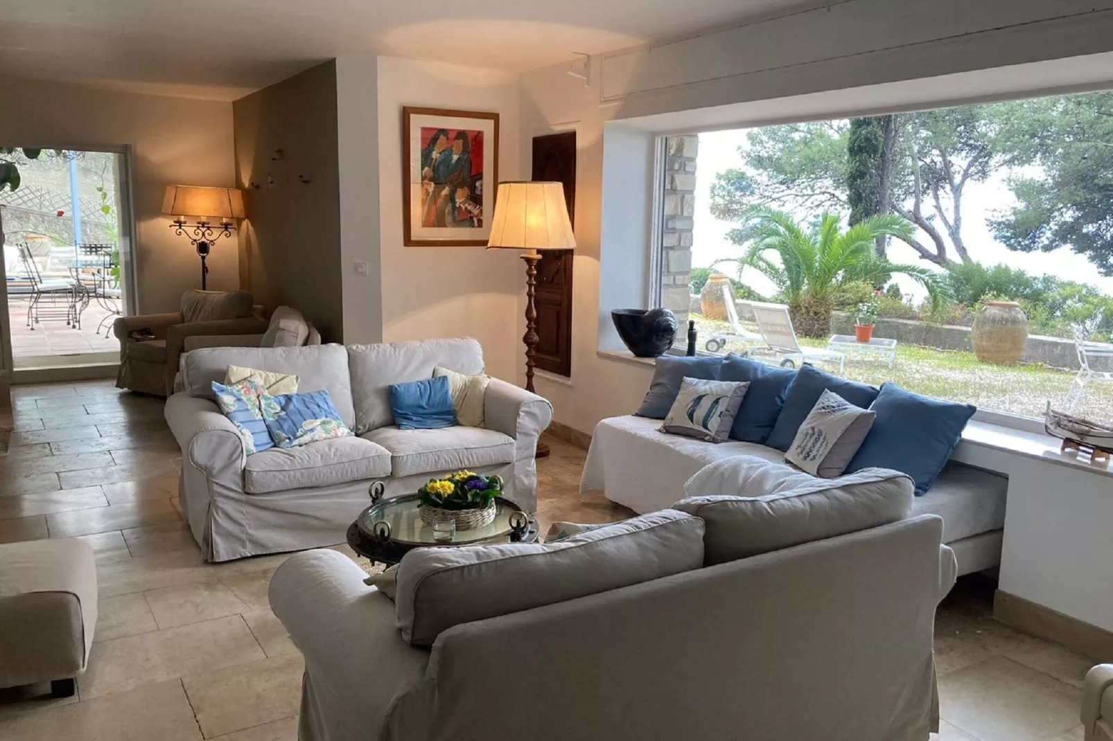 LA VILLA BLANCHE