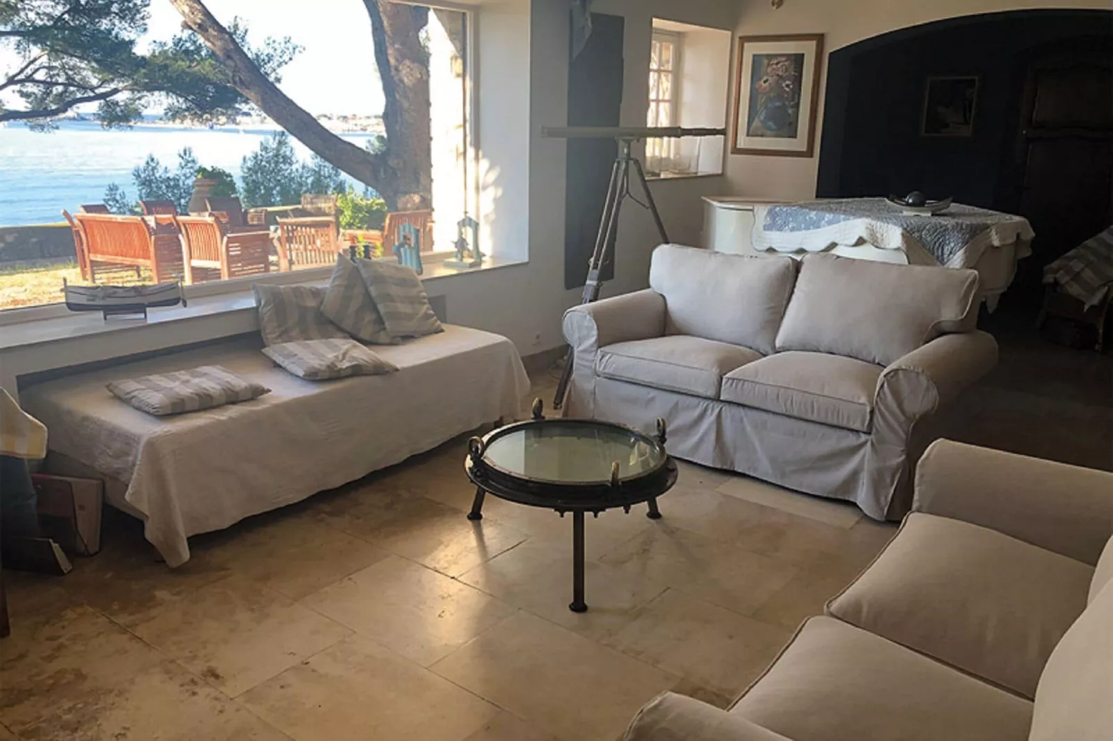 LA VILLA BLANCHE-Woonkamer