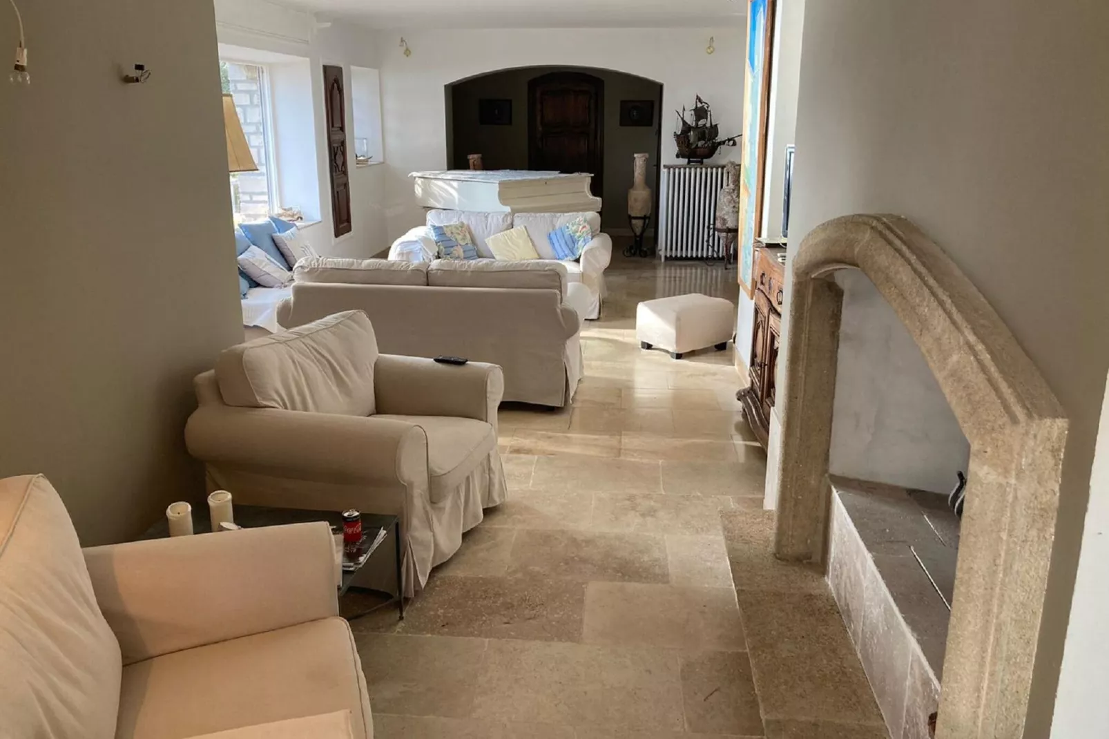 LA VILLA BLANCHE-Woonkamer