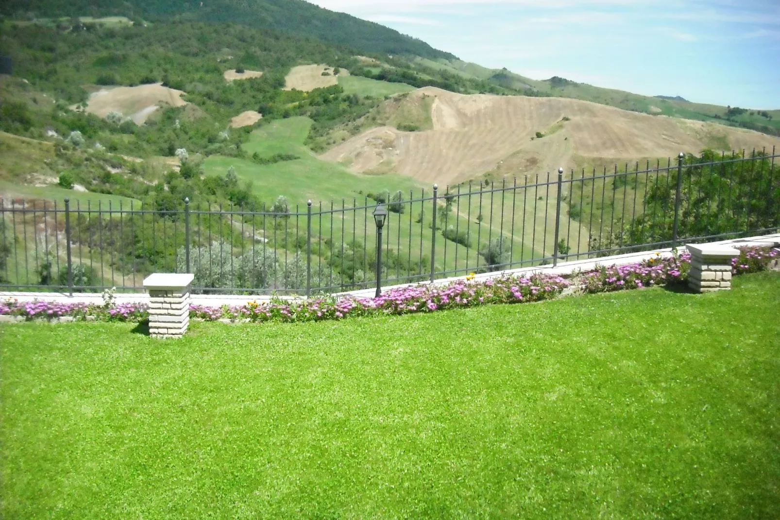 Castello Fatato Sogni-Tuinen zomer