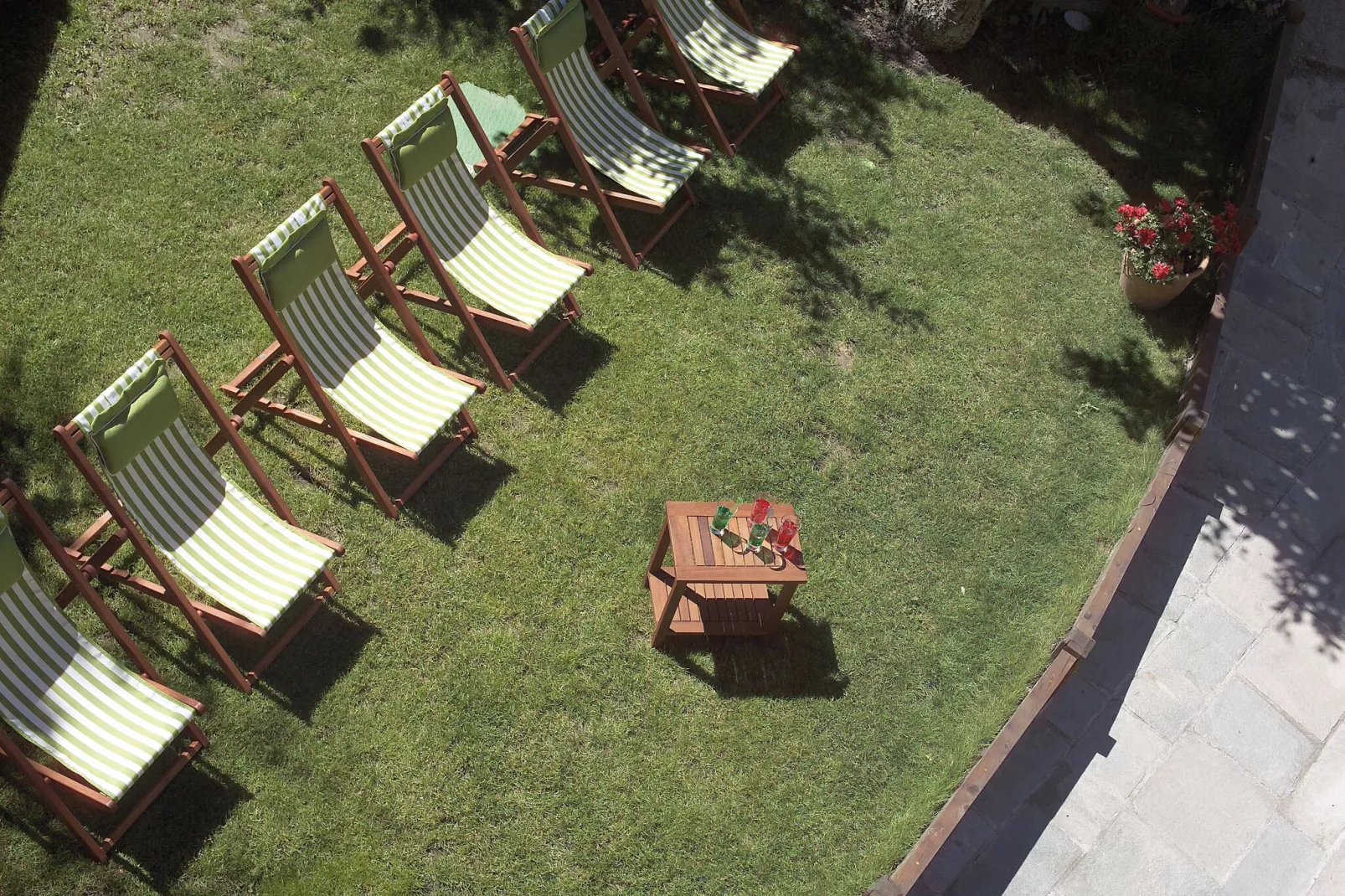 Chalet Clochettes-Tuinen zomer