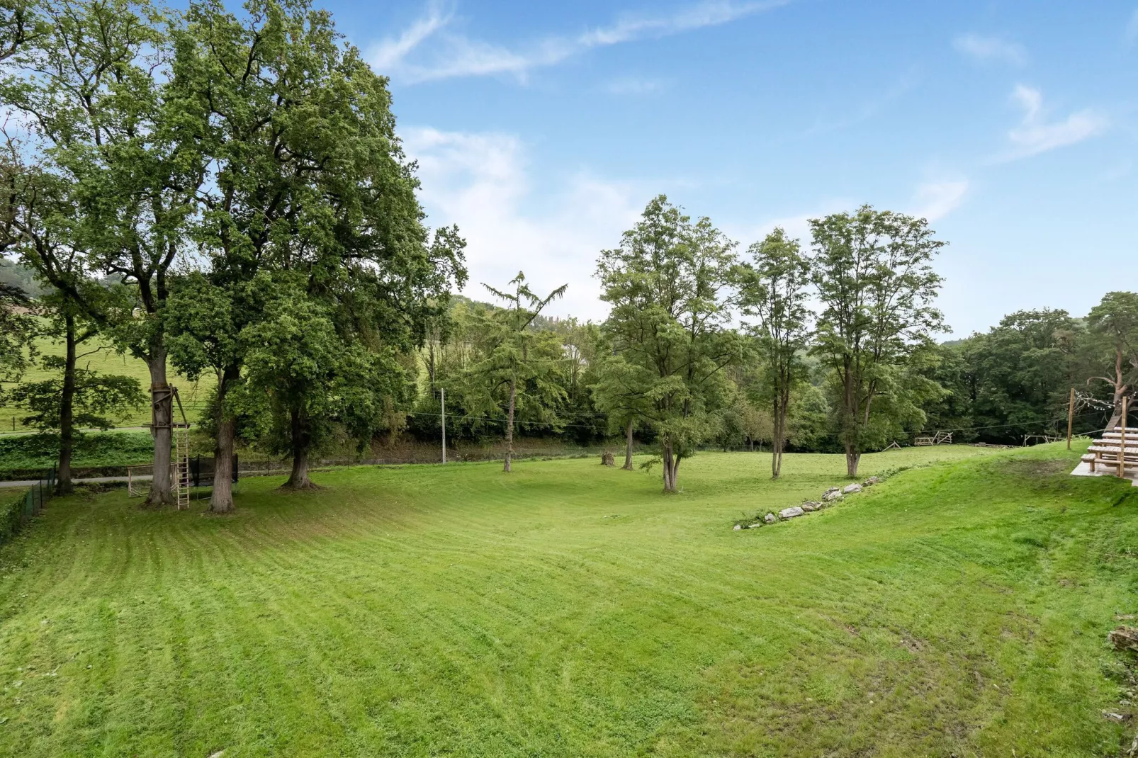 Château de Goyet 24 pax-Tuinen zomer