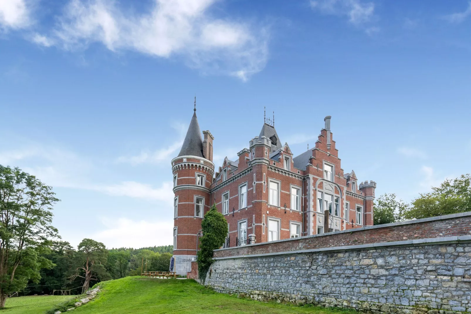 Château de Goyet 16-Buitenkant zomer