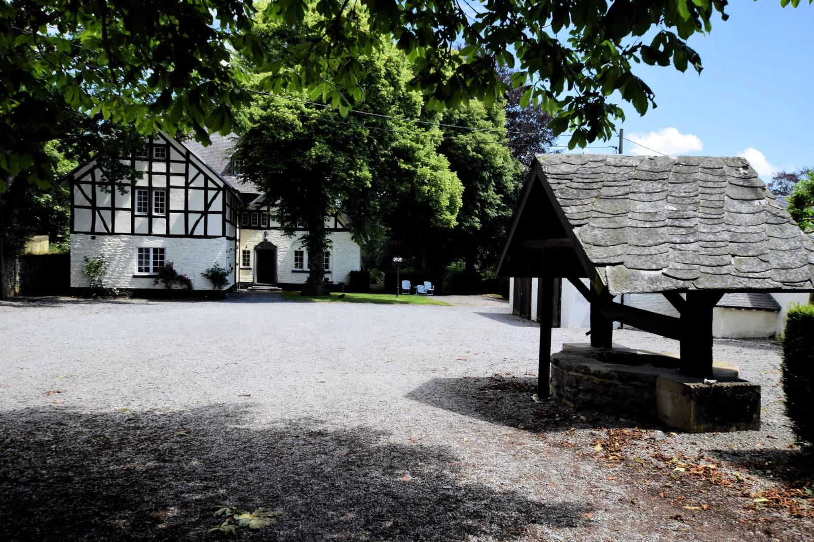 Domaine des Officiers-Buitenkant zomer