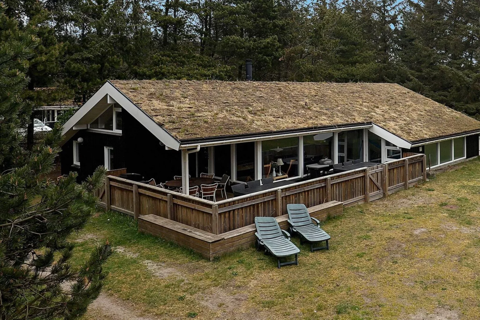 Bijzonder vakantiehuis in Saltum met zwembad