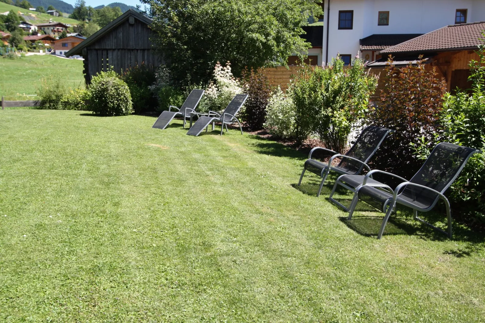 Sfeervol appartement in Maria Alm met tuin en terras-Tuinen zomer