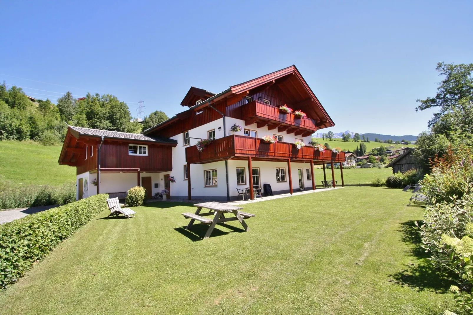 Sfeervol appartement in Maria Alm met tuin en terras-Tuinen zomer