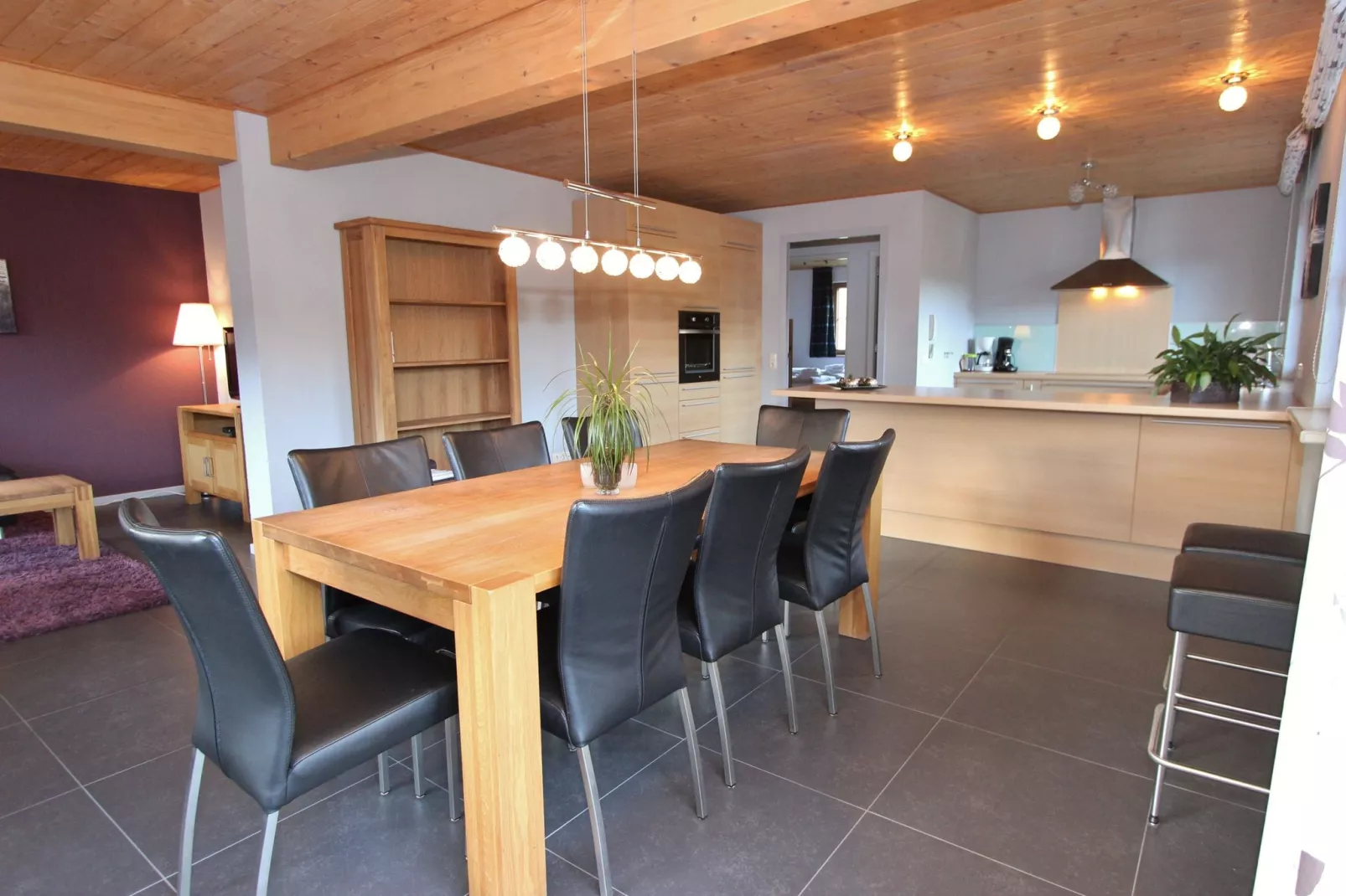 Ruim appartement in Maria Alm nabij een golfbaan-Eetkamer