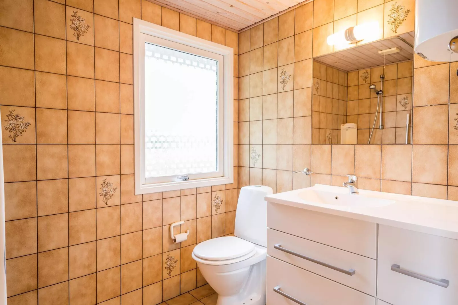 6 persoons vakantie huis op een vakantie park in Henne-Binnen