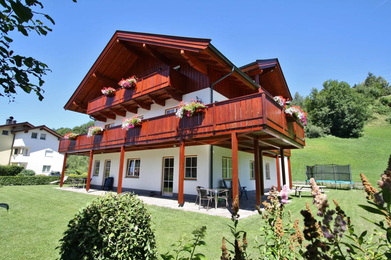 Ruim appartement in Maria Alm nabij een golfbaan-Buitenkant zomer