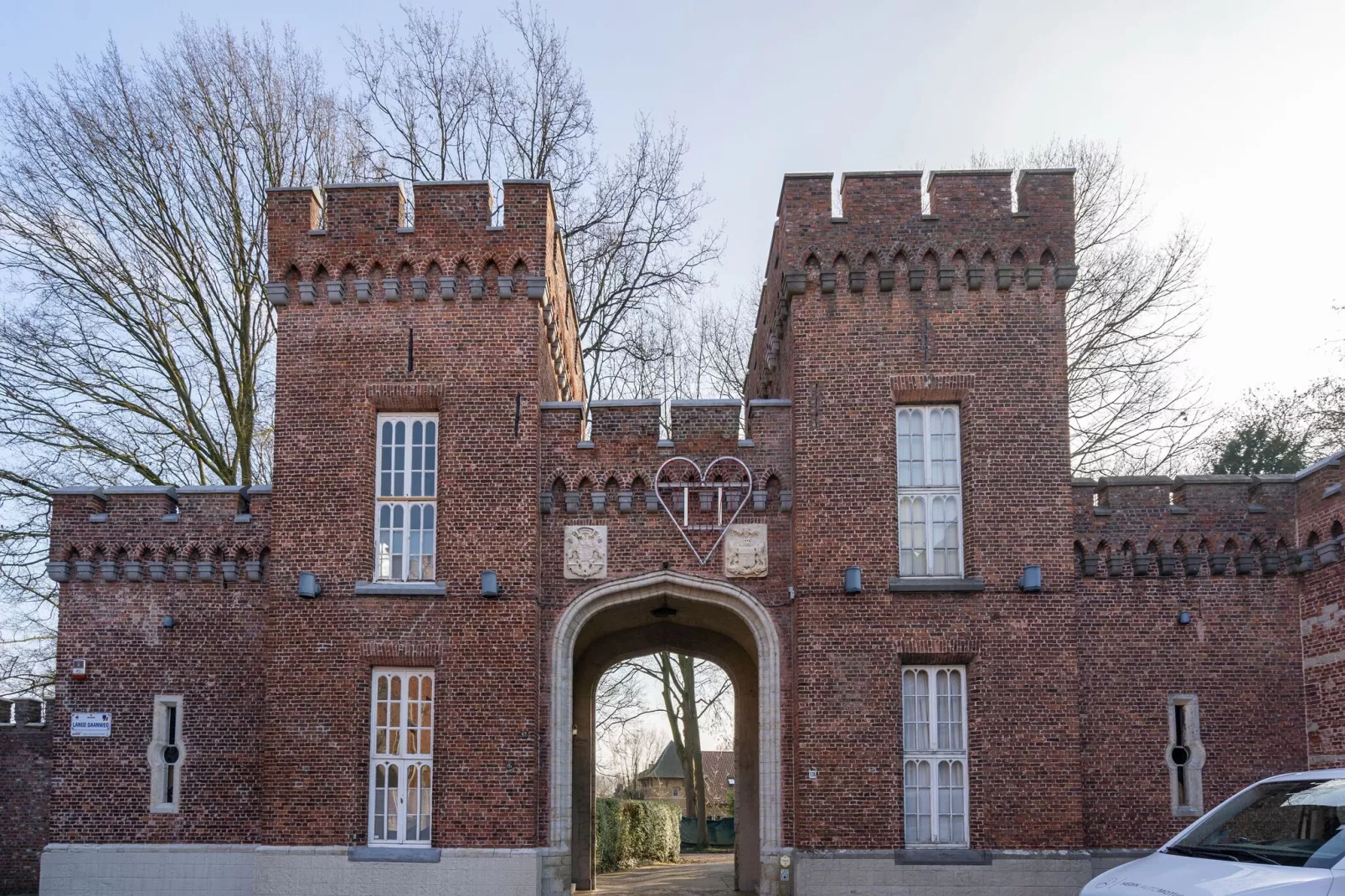 Poorthuys Kasteel Wissekerke-Buitenkant zomer