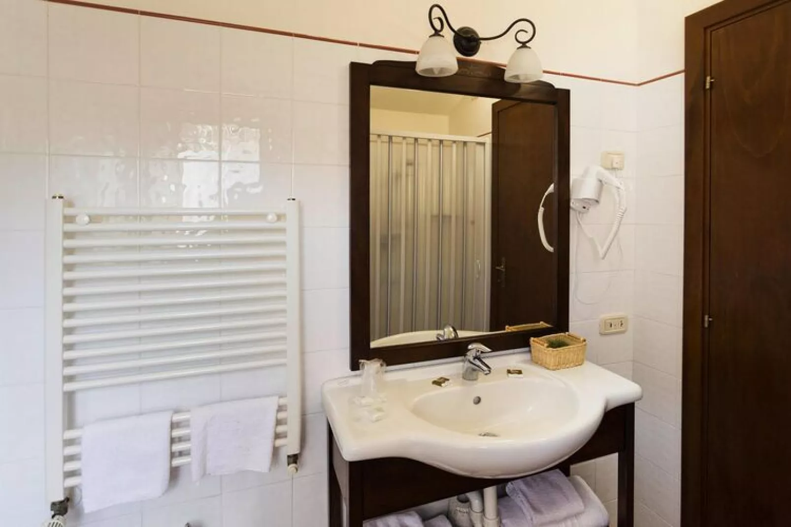 Holiday resort Borgo Magliano Magliano in Toscana-1 bedroom bilo-Badkamer