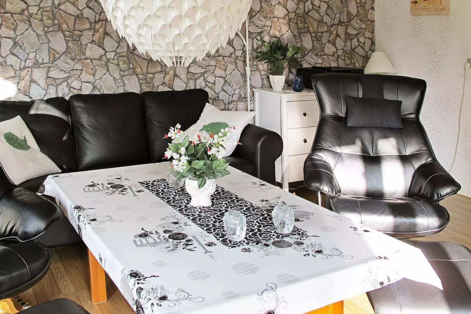 Charmant vakantiehuis in Stege met barbecue-Binnen