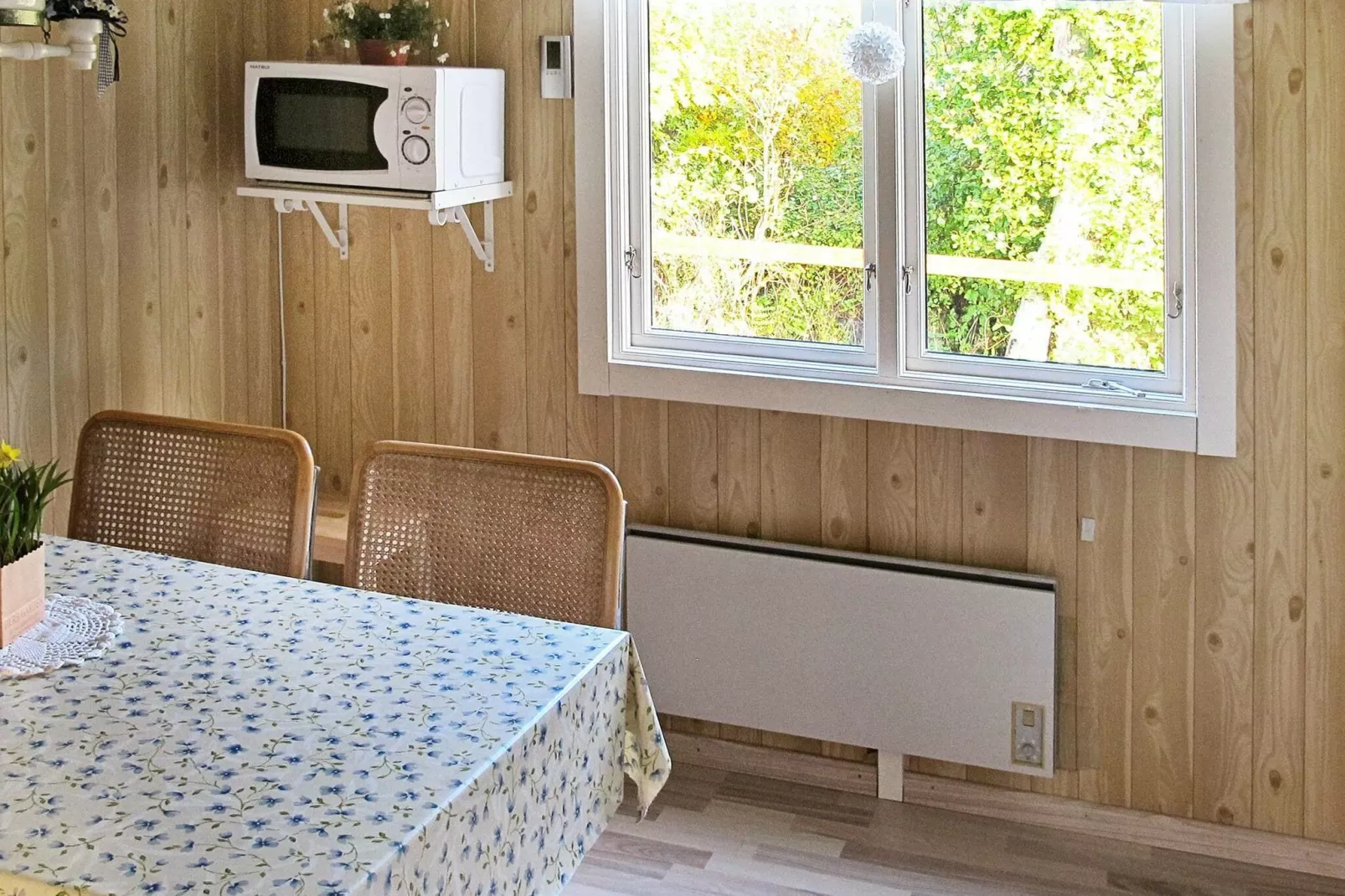 Charmant vakantiehuis in Stege met barbecue-Binnen