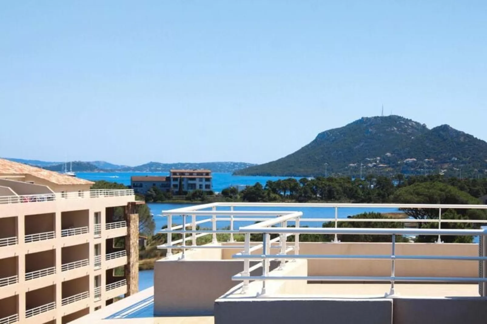 Residence Salina Bay Porto-Vecchio // F3 luxe - 6 pers - côté jardin-Waterzicht