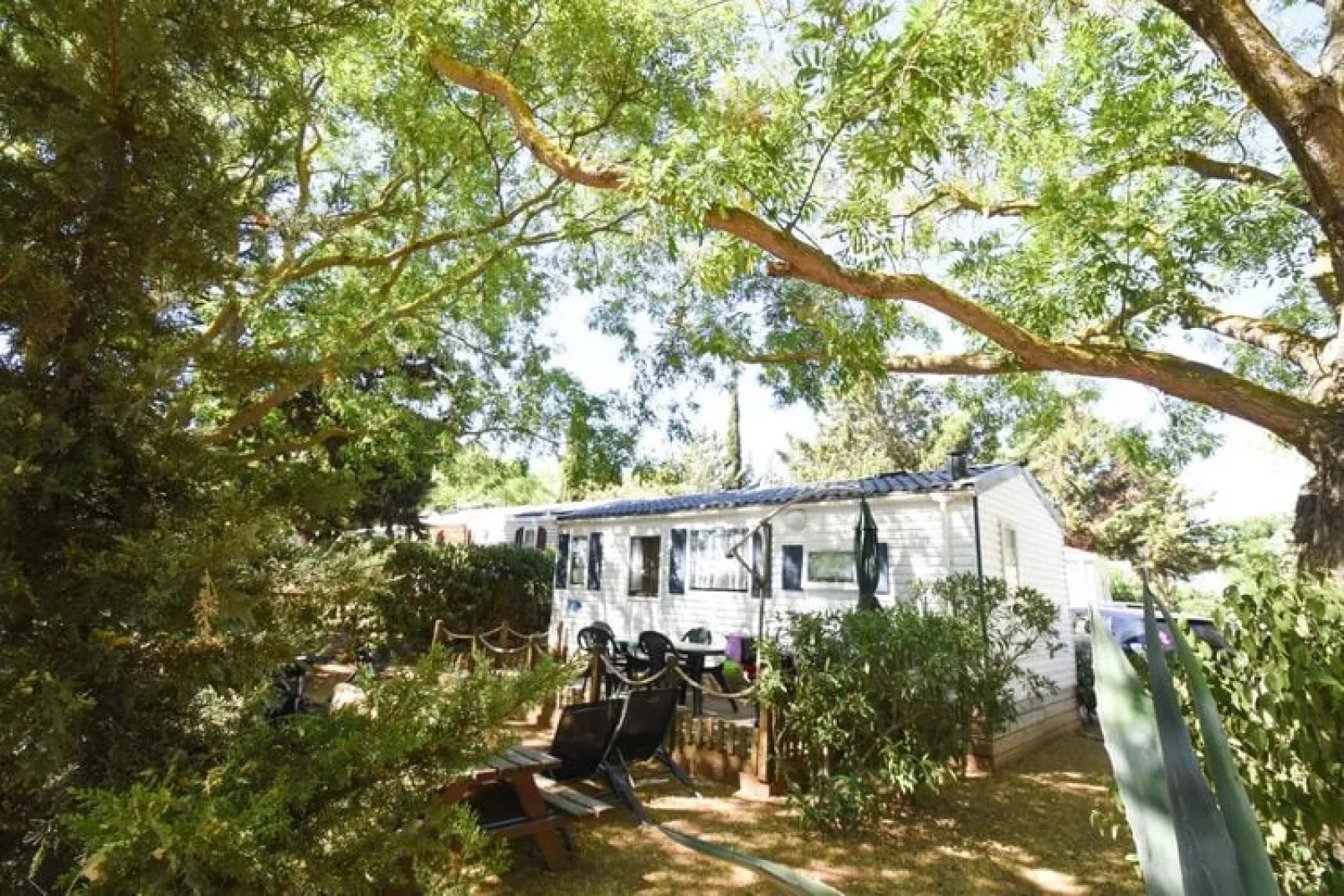 Caravanpark Mas des Lavandes Sérignan-Mobilhome Confort Premium TVclim2ch 6p-Buitenkant zomer