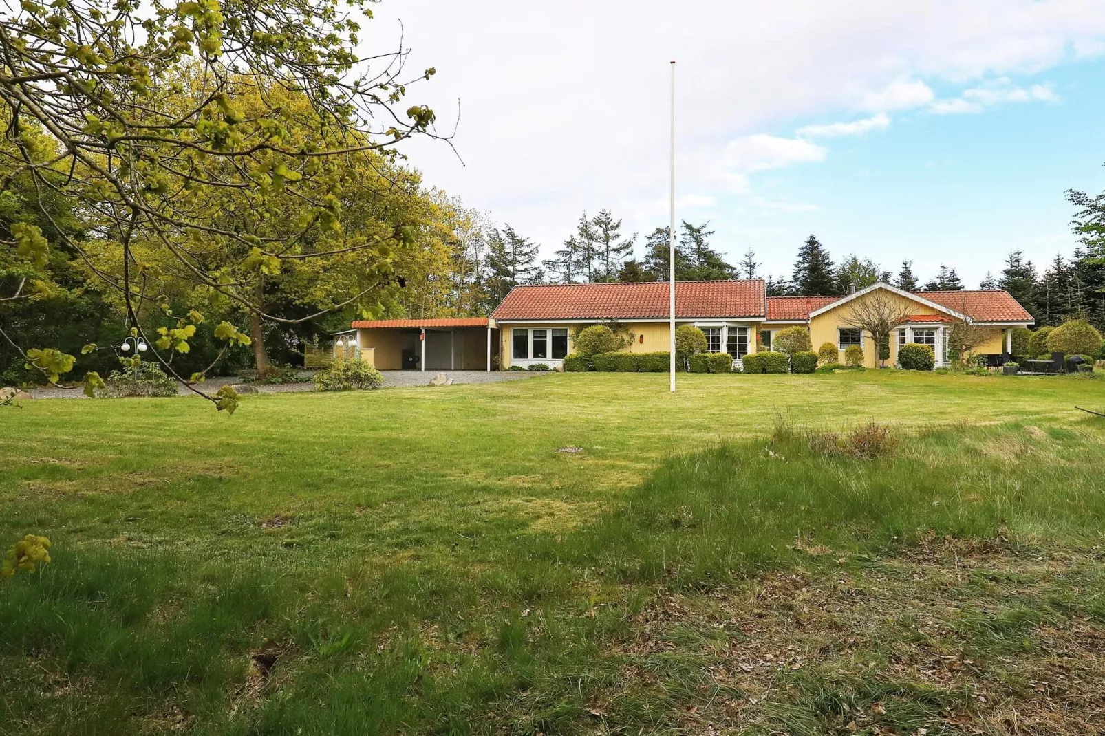 Unieke cottage in Skals met een parkachtige tuin-Buitenlucht