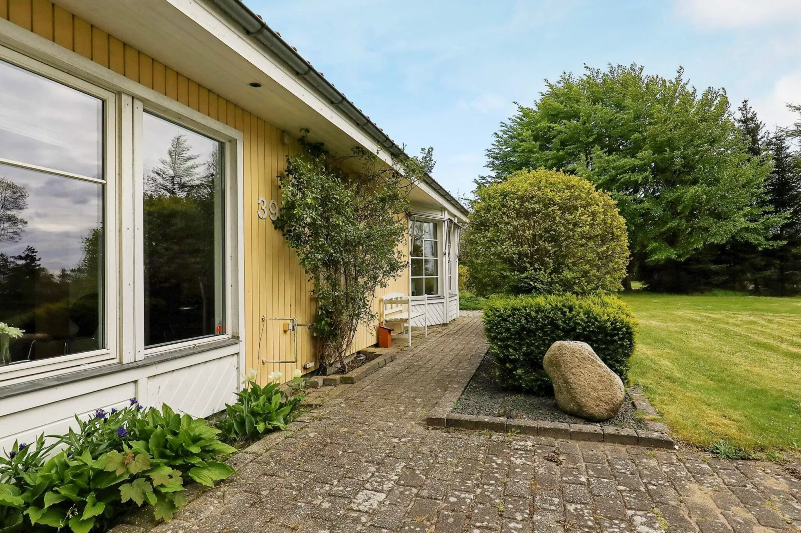 Unieke cottage in Skals met een parkachtige tuin-Buitenlucht