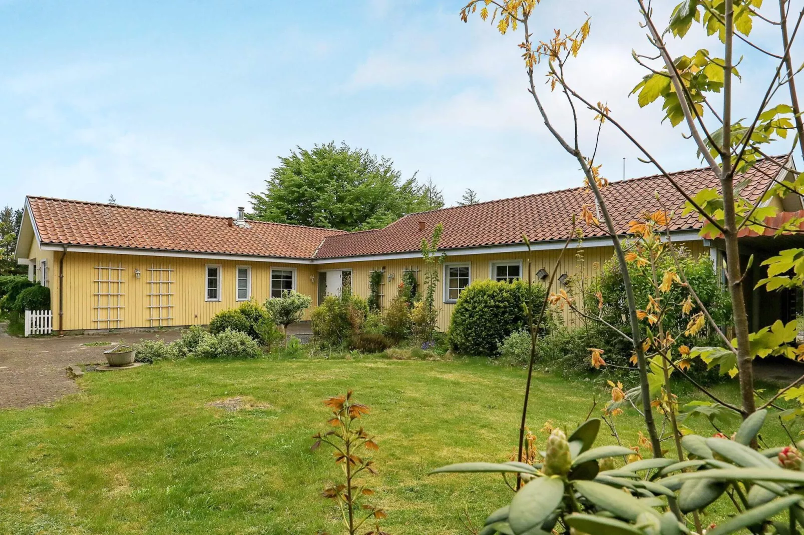 Unieke cottage in Skals met een parkachtige tuin-Buitenlucht