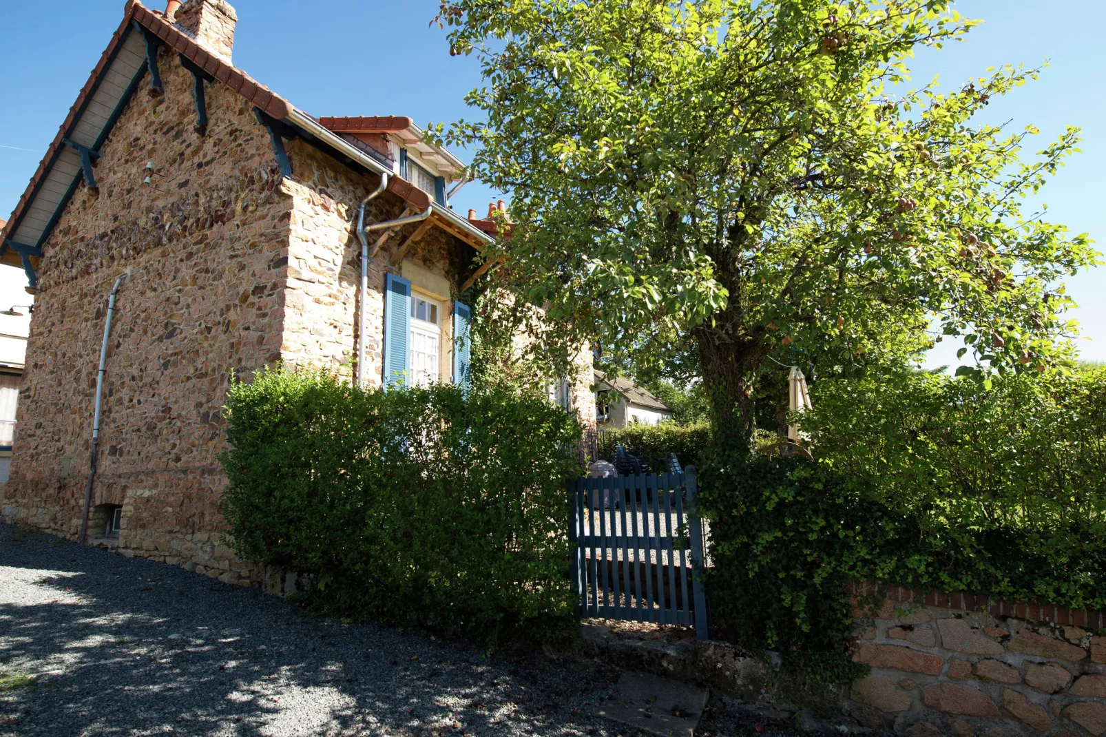 Gîte St Honoré les Bains-Buitenkant zomer