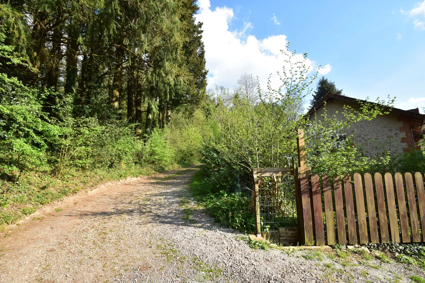 Laiterie du manoir de Thard-Gebieden zomer 1km