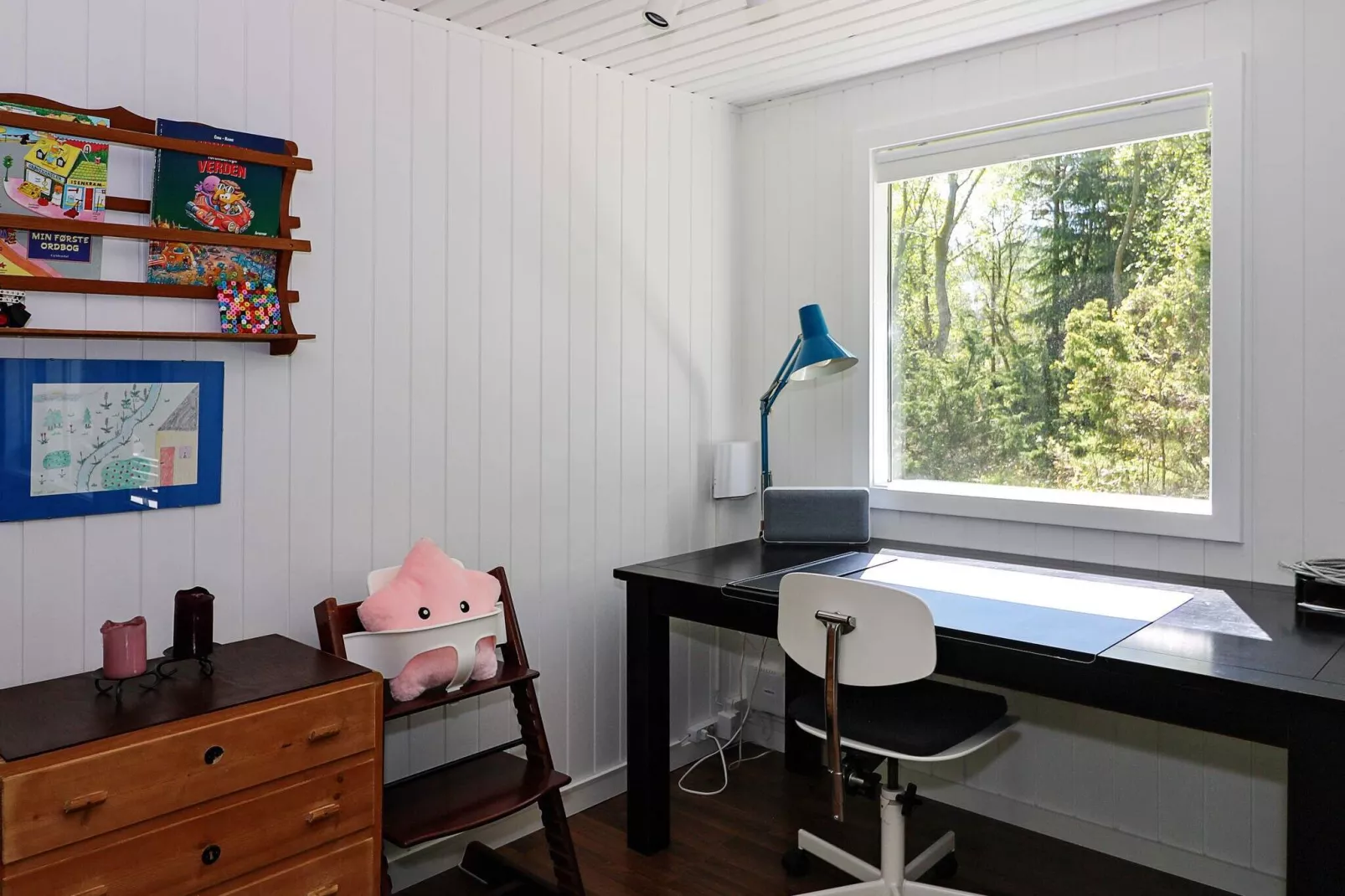 Een luxe vakantiehuis in Hadsund met een bubbelbad-Binnen