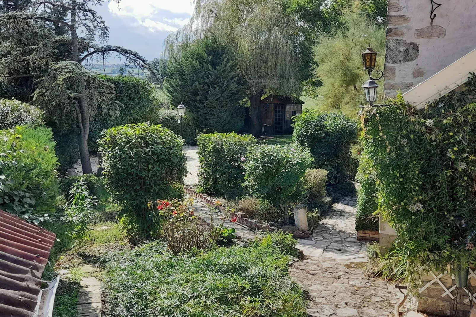 LE GITE DES CHAUMES-Tuinen zomer