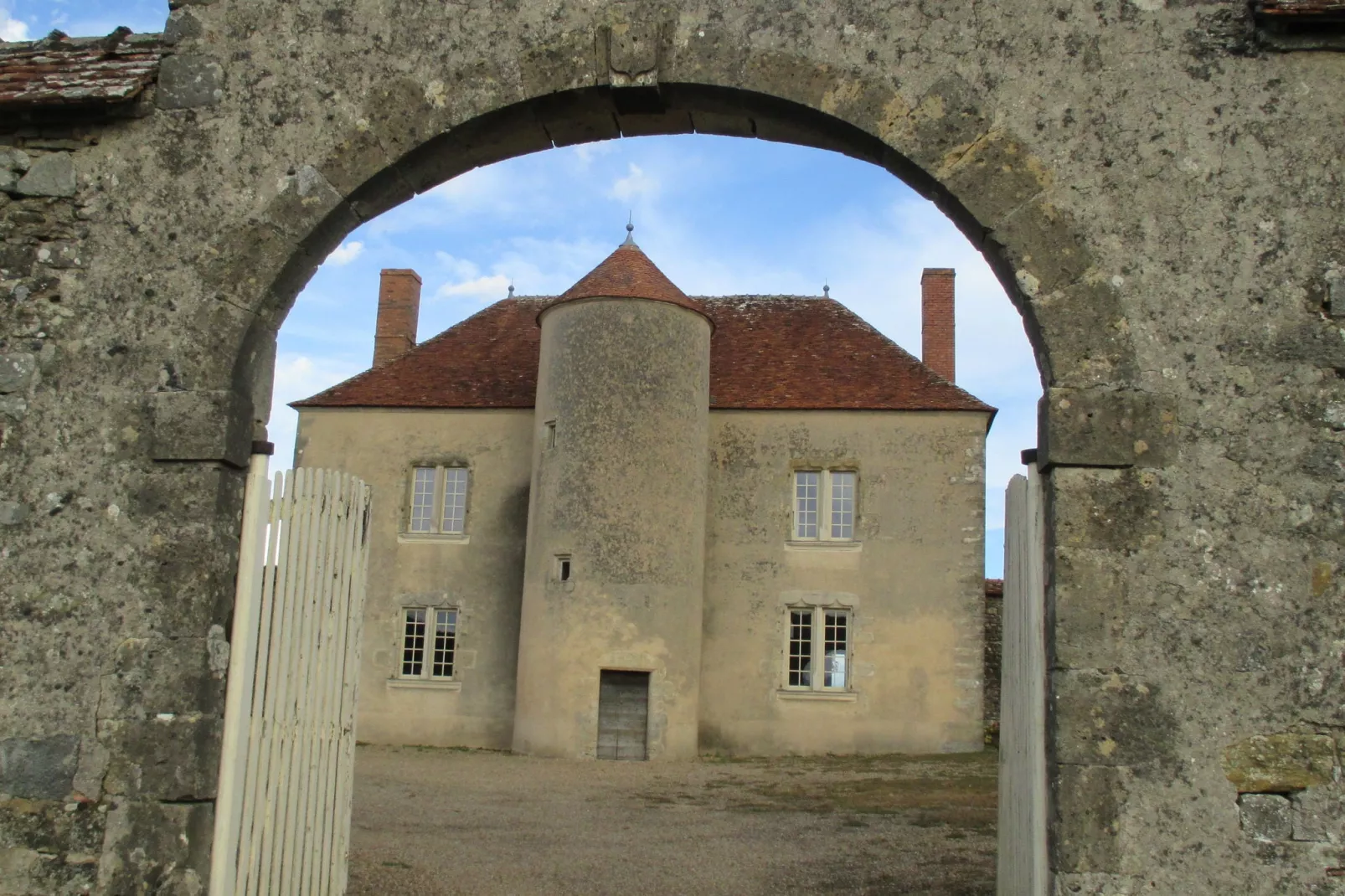 Le Vieux Château-Buitenkant zomer