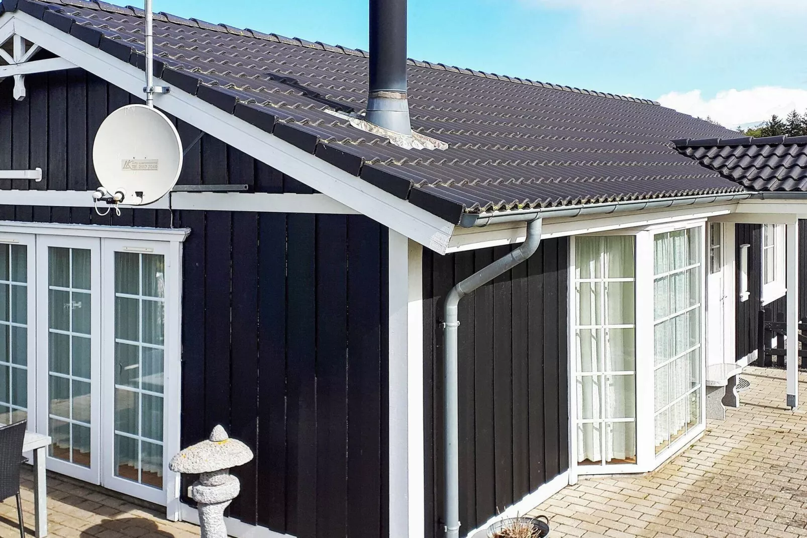 Modern vakantiehuis in Hemmet met uitzicht op de tuin