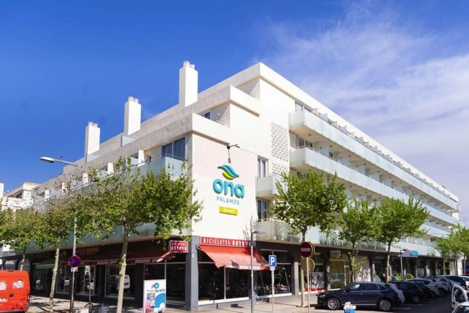 Apart Hotel Ona Palamos, Palamos-Buitenkant zomer