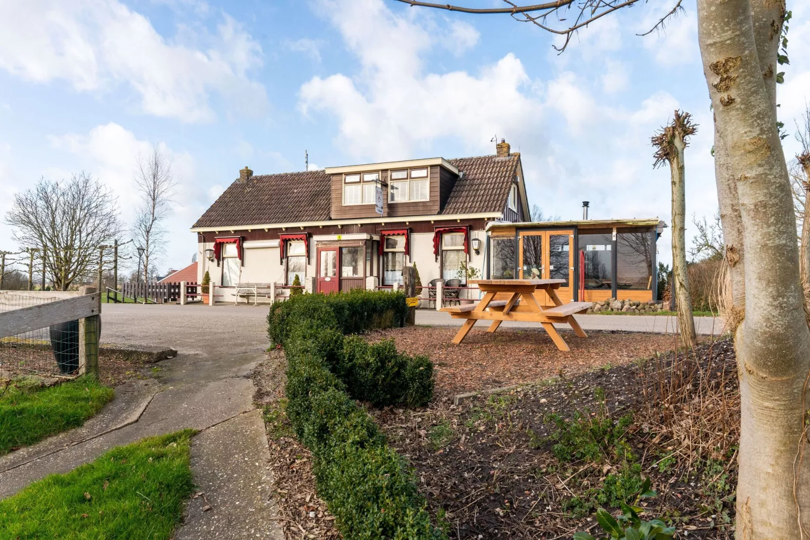 Luxe chalet 55 aan het water in Bantega met sloep 8 pax-Gebieden zomer 1km