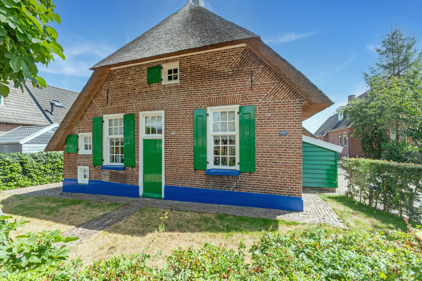 Woonboerderij in Staphorst voor 6 personen-Buitenkant zomer