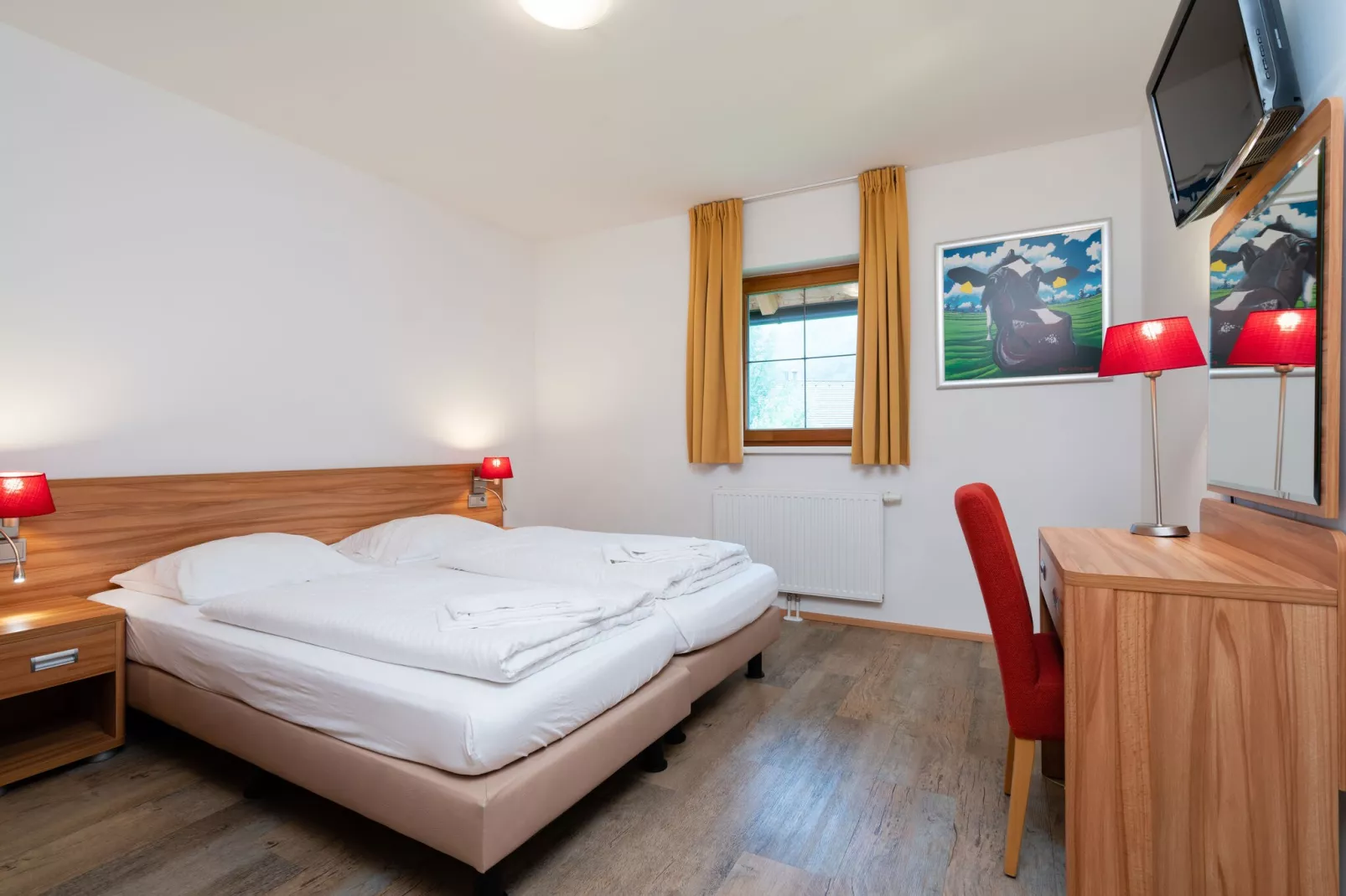 Ruim appartement in Obertraun met gedeeld zwembad-Slaapkamer