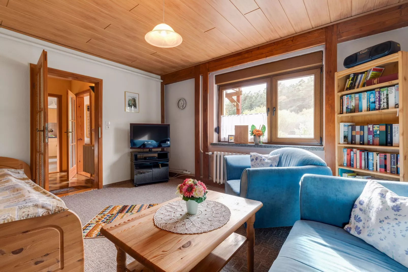 Hübsche Ferienwohnung am See nur 500m-Woonkamer