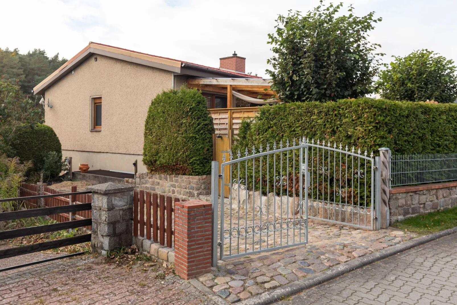 Hübsche Ferienwohnung am See nur 500m-Buitenkant zomer