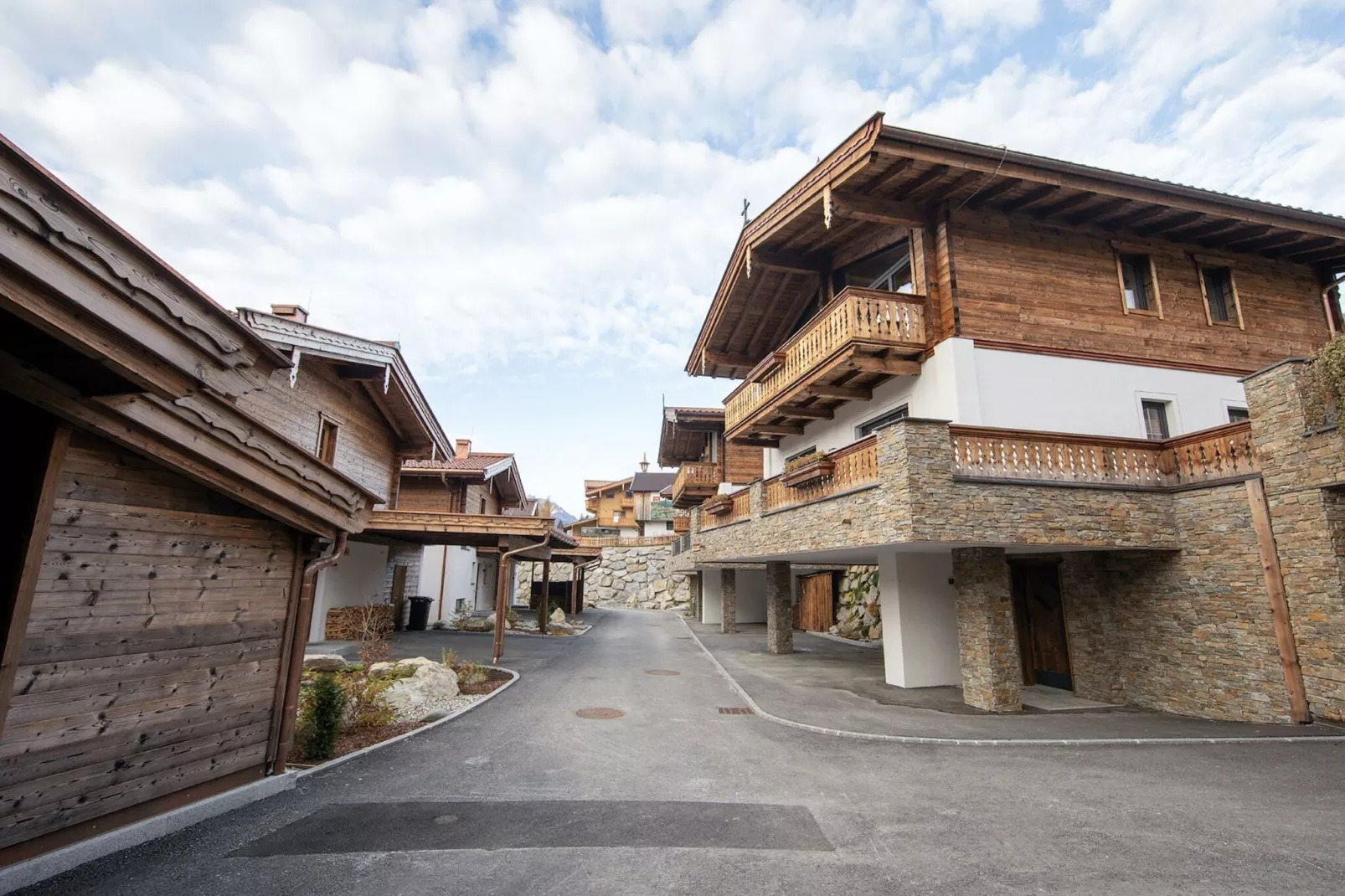 Rossberg Hohe Tauern Chalets 6 Sauna-Buitenkant zomer