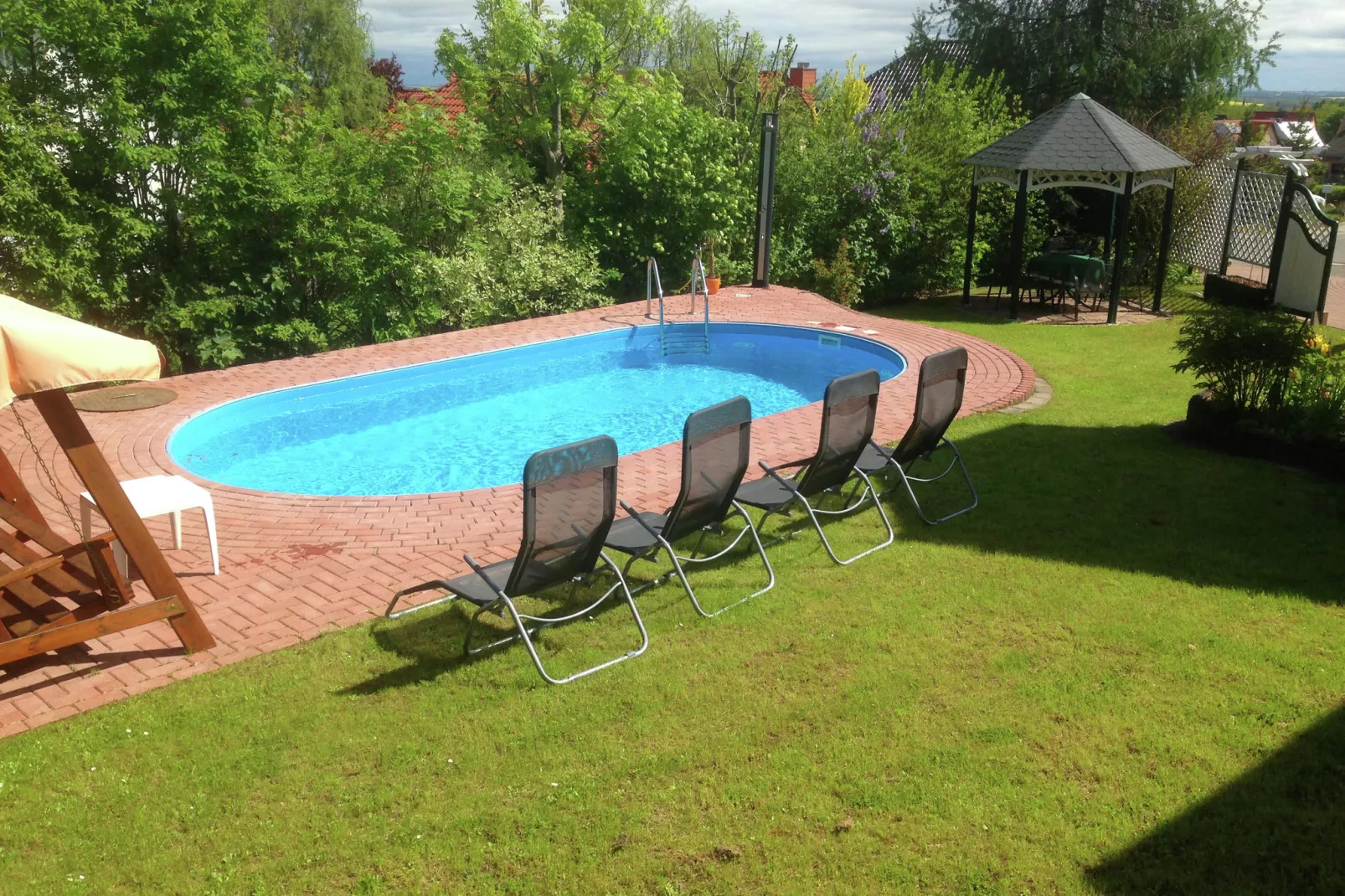 Ruime villa met privé zwembad-Zwembad