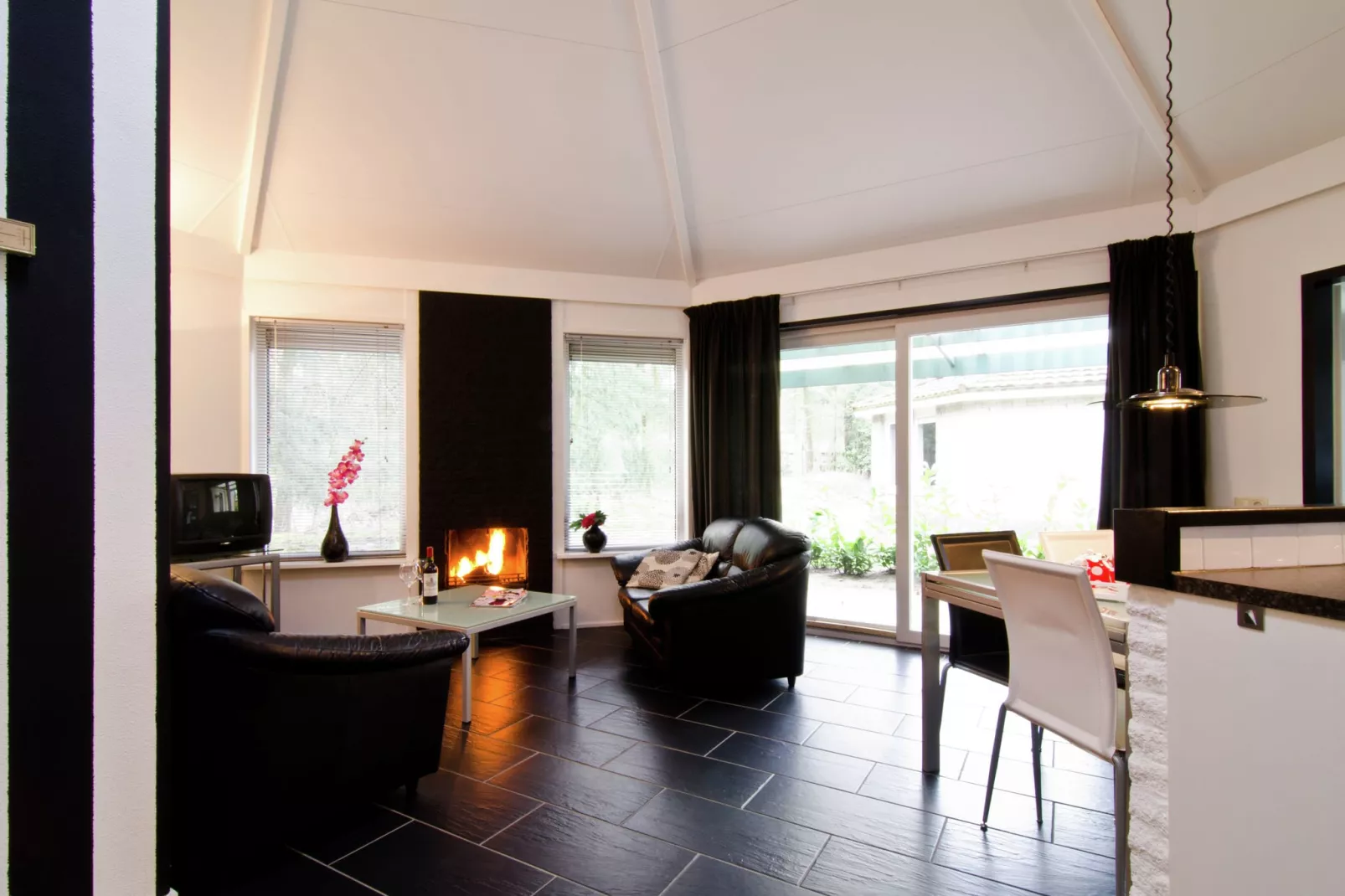 Bungalowpark het Verscholen Dorp 2-Woonkamer